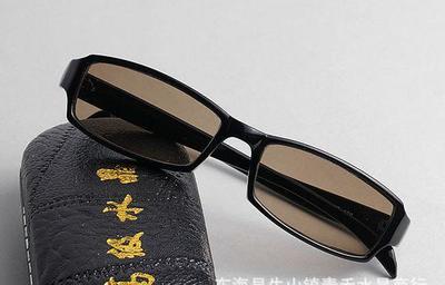 探索黑框天然水晶平光眼镜的魅力 品质与品味的融合